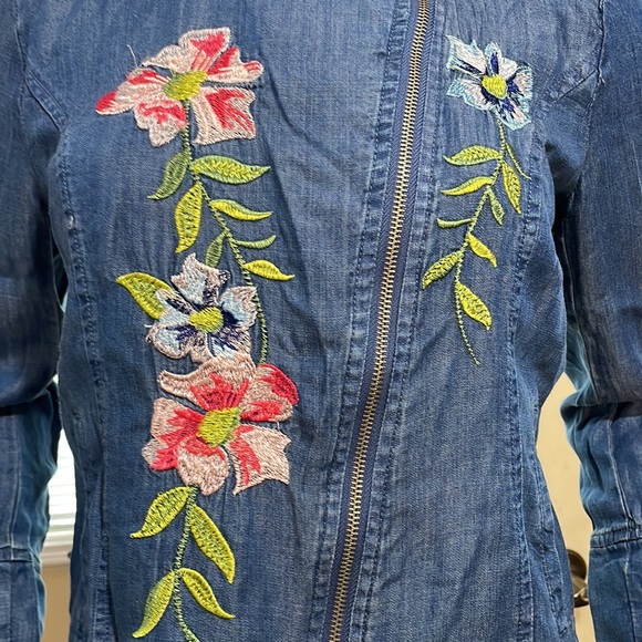 NWT  Chelsea & Theodore top - Picture 4 of 12